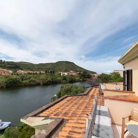 Sardinian Gallery Temo Terrace דירה בוסה